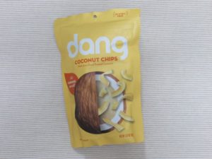 【アイハーブのお菓子】Dangのココナッツチップスのキャラメル・シーソルト味は激ウマ！
